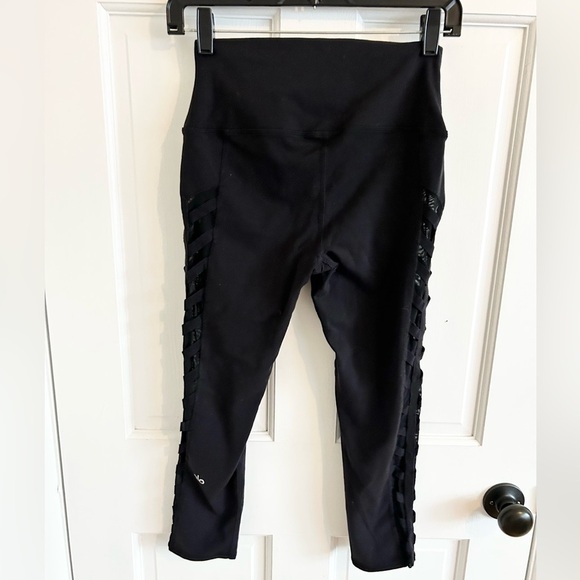 ALO black cropped leggings size XS - Picture 3 of 3